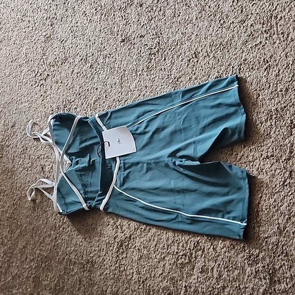 Yllw the label onesie - Picture 6 of 9